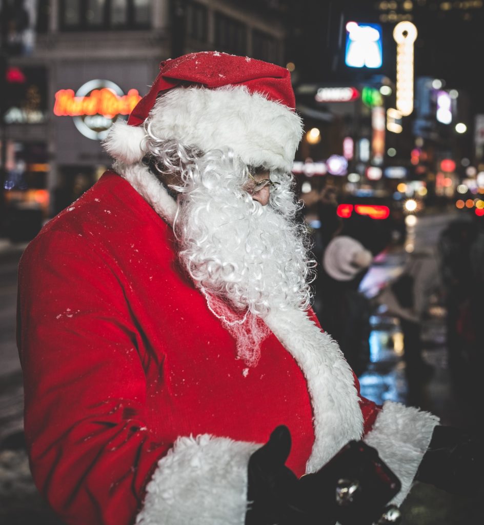 Origen de los gorros de navidad con Santa Claus