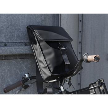 Mochila Turner de material reciclado GRS y 8 litros