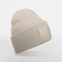Gorro con dobladillo ancho y parche a tono