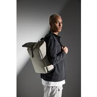 Mochila de poliuretano mate con solapa enrollable<br/>