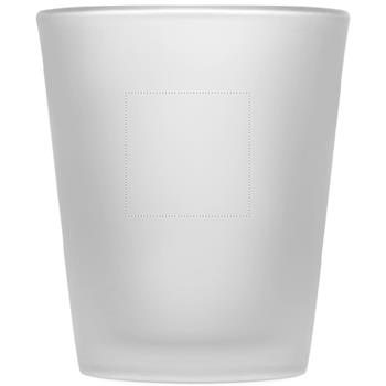 detrás