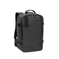 Mochila que cumple con las medidas exigidas por las compañías aéreas, fabricada en poliéster reciclado 600D de alta densidad Cies