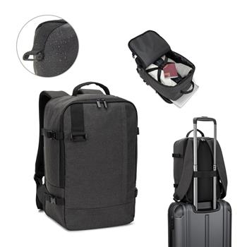 Mochila que cumple con las medidas exigidas por las compañías aéreas, fabricada en poliéster reciclado 600D de alta densidad Cies