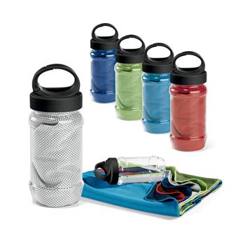 Conjunto que incluye una botella hecha en PP y PET y una toalla refrescante deportiva de poliamida y poliéster Artx Plus